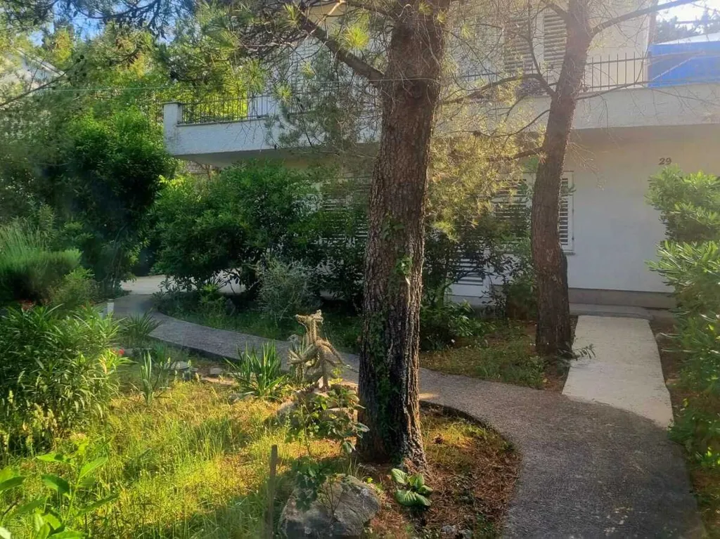 2-Bedroom Apartment in Šilo for Up to 4