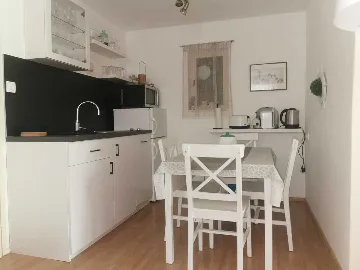 2-Bedroom Apartment in Šilo for Up to 4