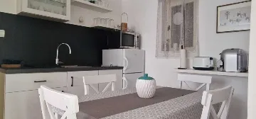2-Bedroom Apartment in Šilo for Up to 4
