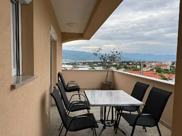 2-Bedroom Apartment in Šilo for up to 4 Guests