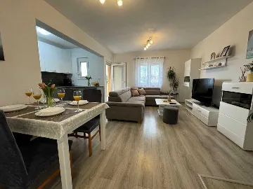 2-Bedroom Apartment in Šilo for up to 4 Guests