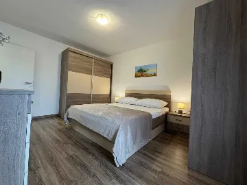 2-Bedroom Apartment in Šilo for up to 4 Guests