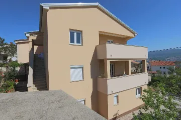 2-Bedroom Apartment in Šilo for up to 4 Guests