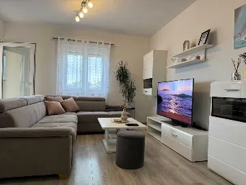 2-Bedroom Apartment in Šilo for up to 4 Guests