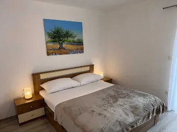 2-Bedroom Apartment in Šilo for up to 4 Guests