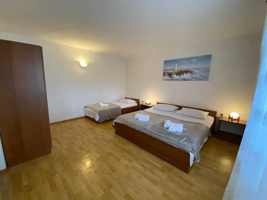 2-Bedroom Apartment for up to 6 in Šilo