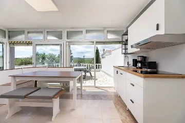 2-Bedroom Apartment in Žestilac for 4 Guests