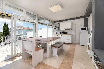 2-Bedroom Apartment in Žestilac for 4 Guests