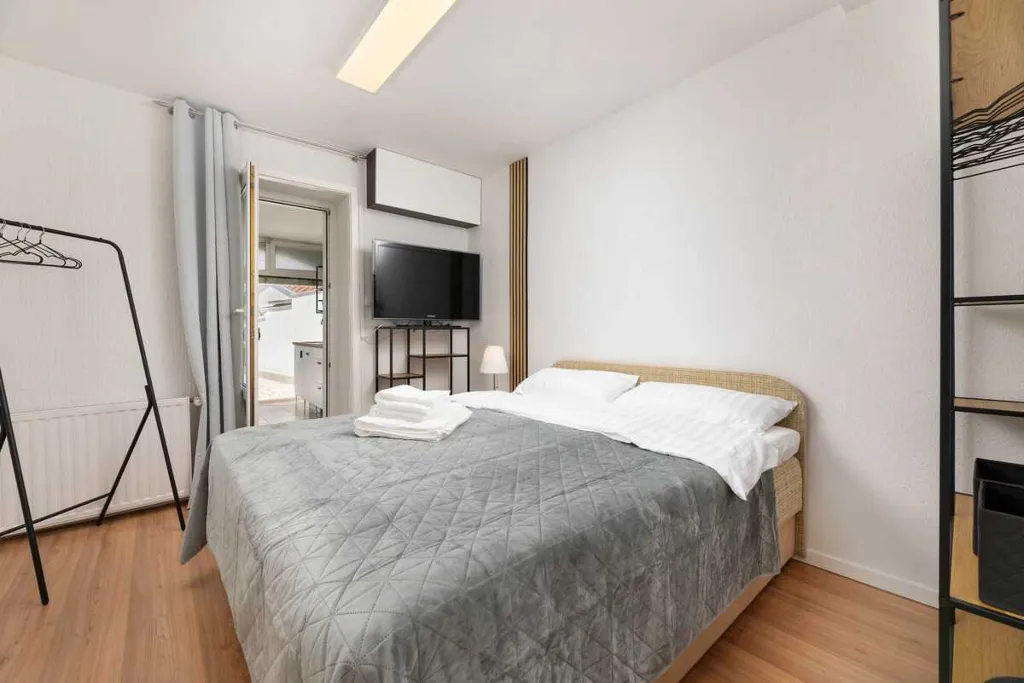 2-Bedroom Apartment in Žestilac for 4 Guests