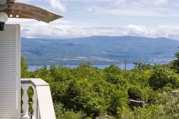 2-Bedroom Apartment in Žestilac for 4 Guests