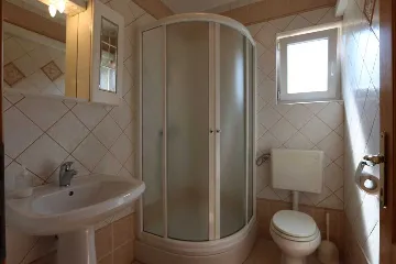 Four-Bedroom Apartment for 8 Guests in Soline