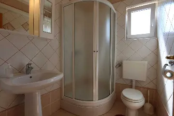 Four-Bedroom Apartment for 8 Guests in Soline