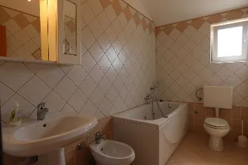 Four-Bedroom Apartment for 8 Guests in Soline