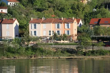 Four-Bedroom Apartment for 8 Guests in Soline