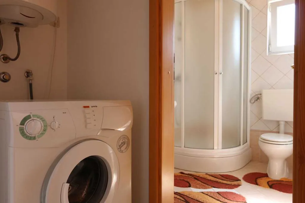 Four-Bedroom Apartment for 8 Guests in Soline
