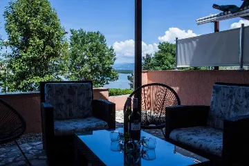 Four-Bedroom Apartment for 8 Guests in Soline