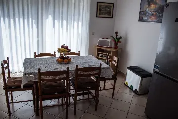 Four-Bedroom Apartment for 8 Guests in Soline