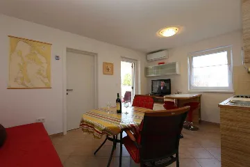 Šilo 1-Bedroom Apartment with Balcony & Private Parking