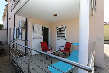Šilo 1-Bedroom Apartment with Balcony & Private Parking