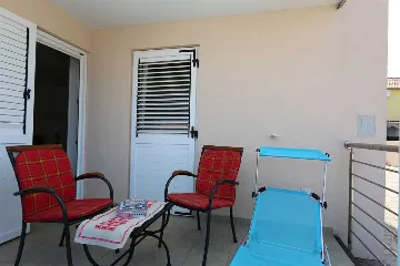 Šilo 1-Bedroom Apartment with Balcony & Private Parking