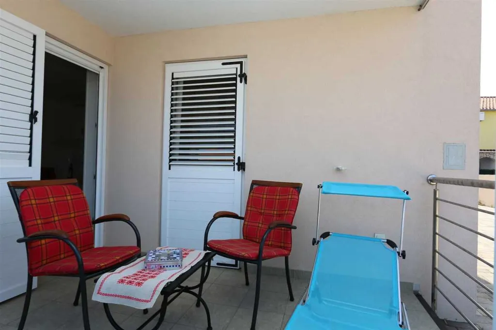 Šilo 1-Bedroom Apartment with Balcony & Private Parking