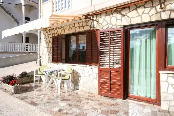 1-Bedroom Apartment in Šilo for Up to 3 Guests