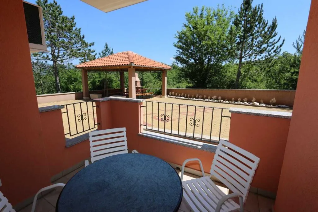 One-Bedroom Apartment in Šilo for Up to 4