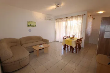 One-Bedroom Apartment in Šilo for Up to 4