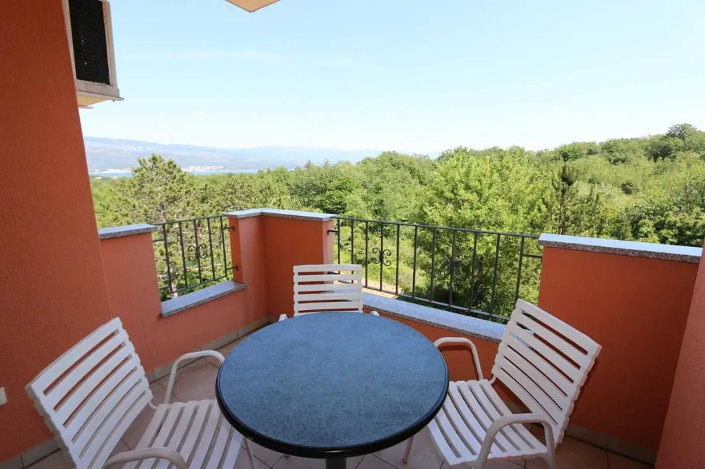 Apartment in Šilo for up to 4 Guests