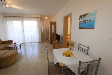 Apartment in Šilo for up to 4 Guests