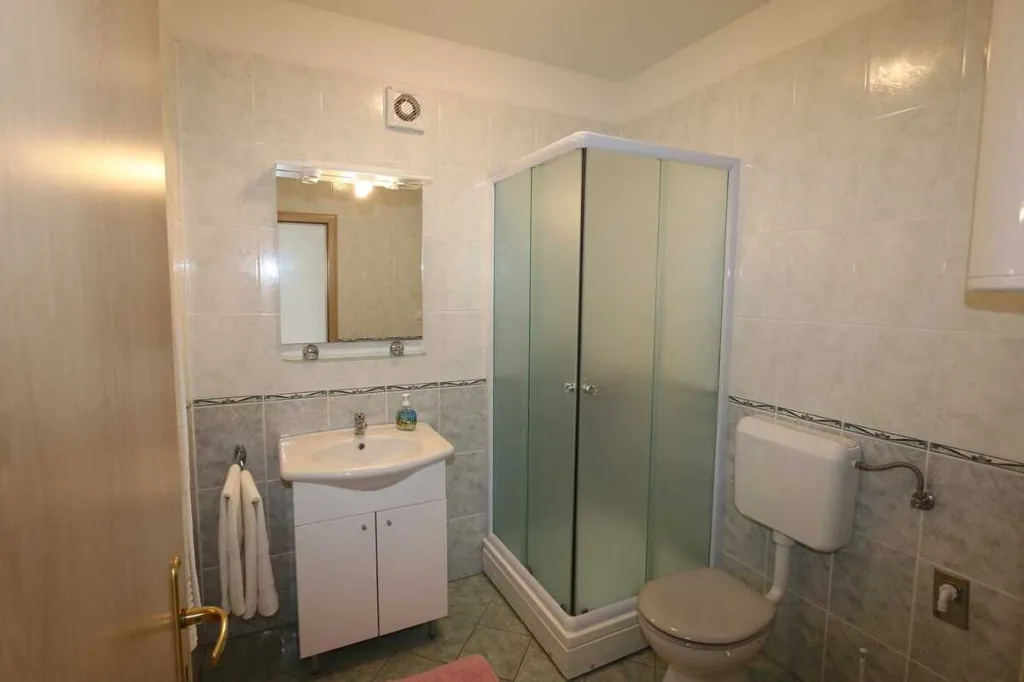 Two-Bedroom Apartment in Šilo for Up to 6