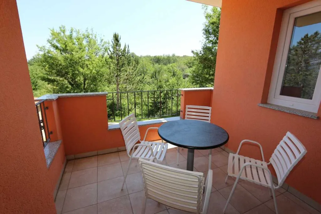 1-Bedroom Apartment in Šilo for Up to 4 Guests