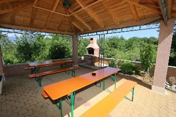 Apartment in Šilo for Groups Up to 6 Guests