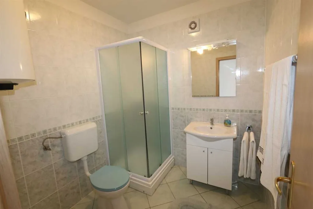 Apartment in Šilo for Groups Up to 6 Guests