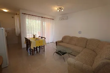 Two-Bedroom Apartment in Šilo for Up to 6