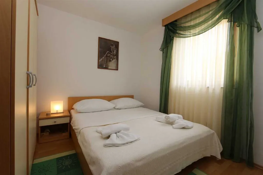 Two-Bedroom Apartment in Klimno (Sleeps 5)