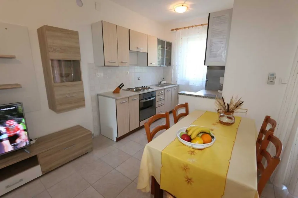 2-Bedroom Apartment in Šilo for 4-6 Guests