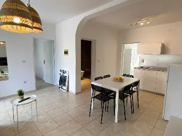 2-Bedroom Apartment in Šilo for Up to 4
