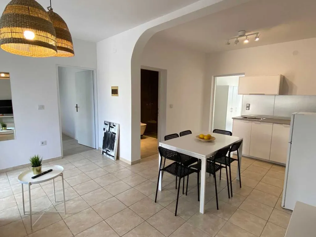 2-Bedroom Apartment in Šilo for Up to 4