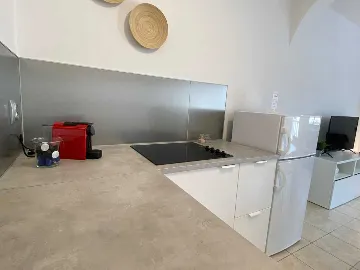 2-Bedroom Apartment in Šilo for Up to 4