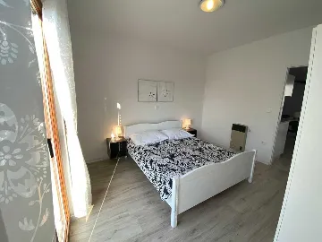 2-Bedroom Apartment in Šilo for Up to 4