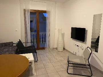 2-Bedroom Apartment in Šilo for Up to 4