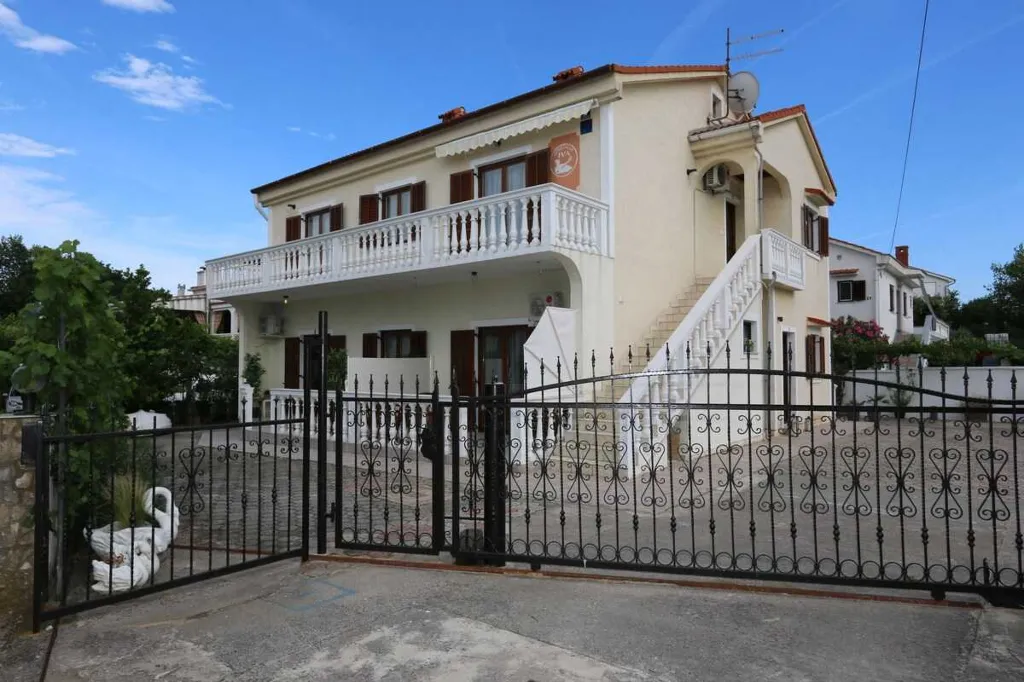 Two-Bedroom Apartment in Šilo for up to 5