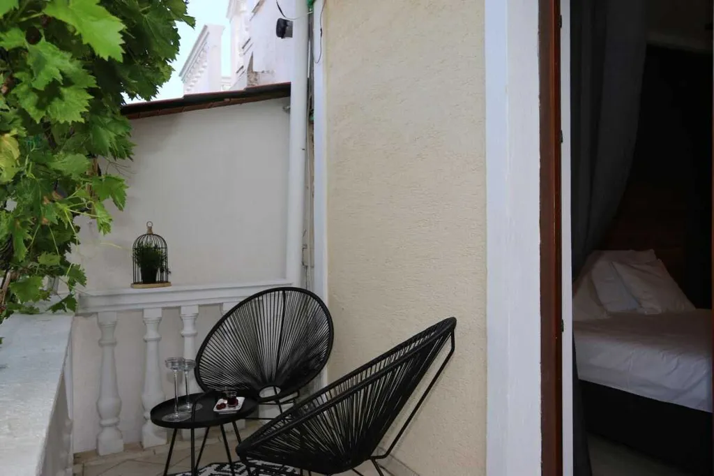 Two-Bedroom Apartment in Šilo for up to 5