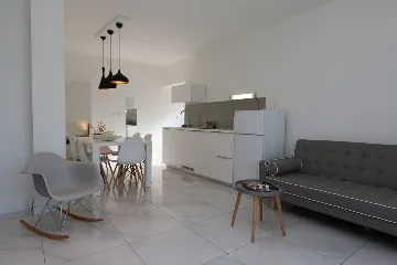 2-Bedroom Apartment in Šilo for 5 Guests