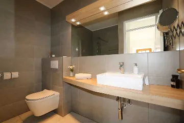 2-Bedroom Apartment in Šilo for 5 Guests