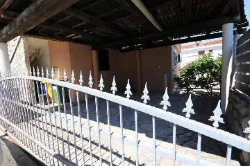 1-Bedroom Apartment in Šilo for Up to 4