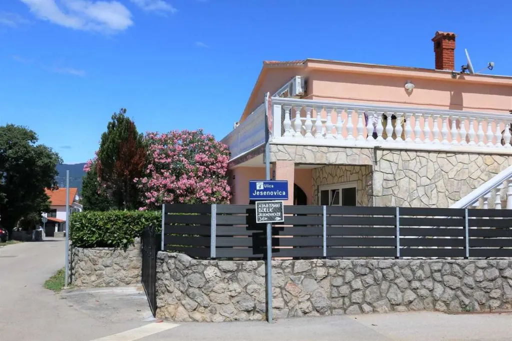 1-Bedroom Apartment in Šilo for Up to 4