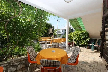 Apartment in Šilo for Up to 6 Guests