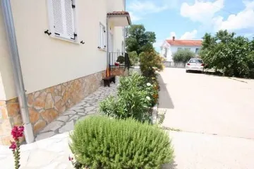 Two-Bedroom Apartment in Šilo for up to 6